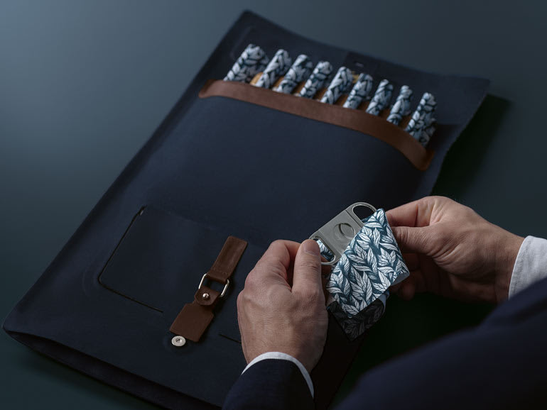 Davidoff Cigars Brings Back its Travel Humidor “Business” Image
