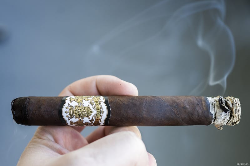 Dapper Siempre Rosado Corona Image