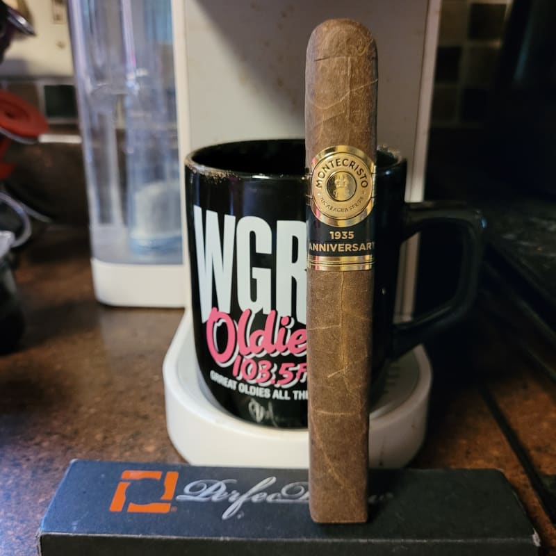 Montecristo 1935 Anniversary 5