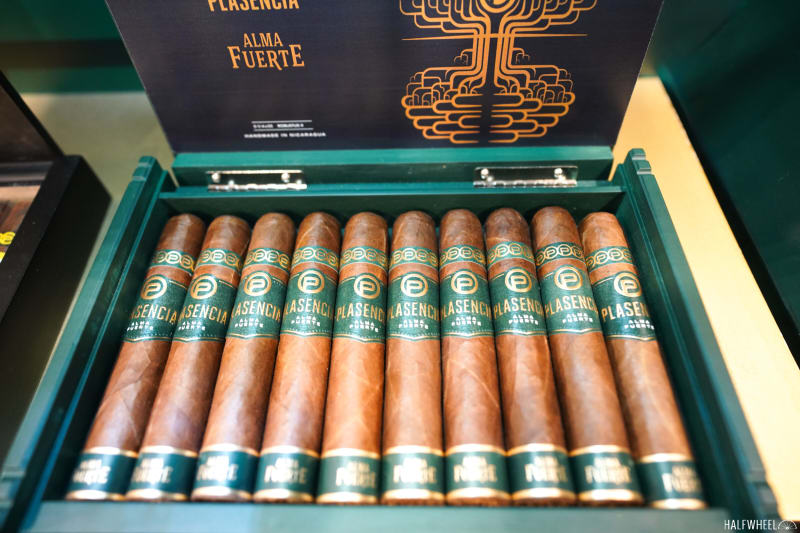 Plasencia Alma Fuerte Colorado Claro Robustus II Begins Shipping Image