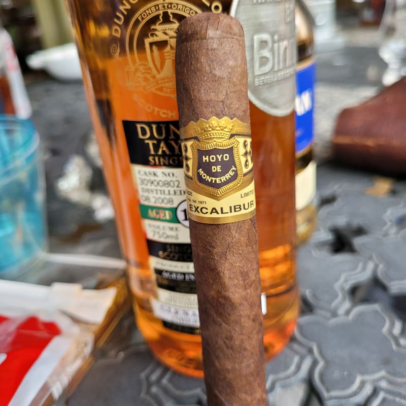 Hoyo de Monterrey Excalibur 3 2
