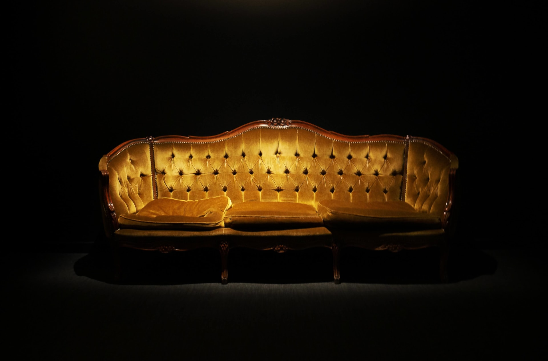 Light ‘em Up: Virtual Cigar Lounge – World premiere this Friday with special guest Fred Vandermarliere Featured Image