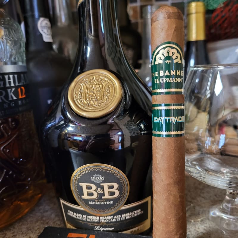 H Upmann The Banker Daytrader 3 v2