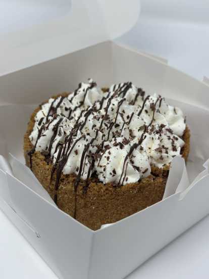 Dark Chocolate Cream Pie (60% Cacao)