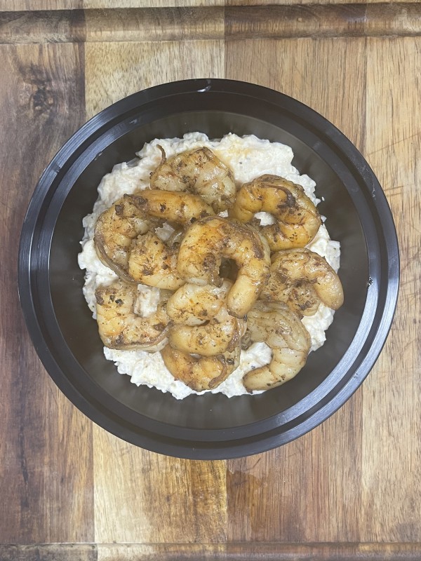 Shrimp and Cauliflower Cheese Grits