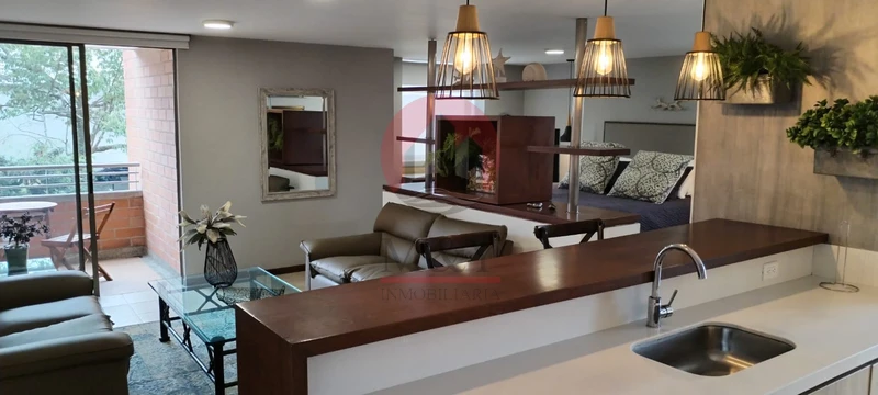 Aparta Estudio Amoblado en el Poblado 6