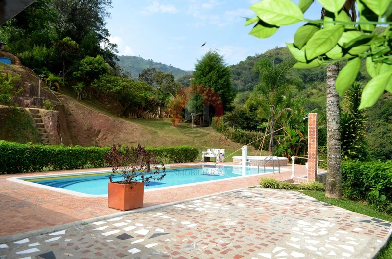 Renta de finca de recreo en Barbosa 24