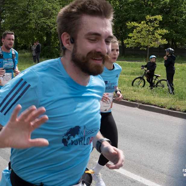 azlivsx74q5thkroj1gwgcm2