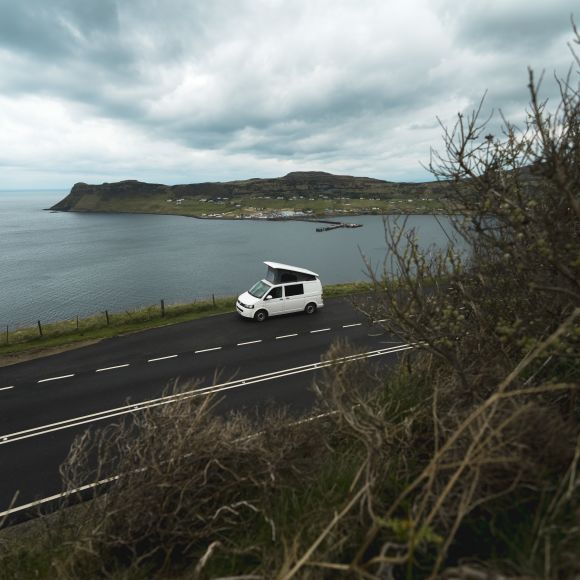 De beste herfstbestemmingen voor een mystieke roadtrip door Europa