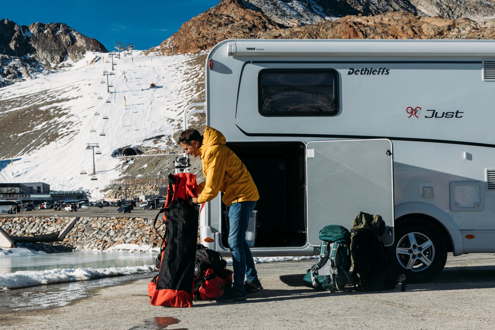 Consigli Indispensabili per Sciare in Camper
