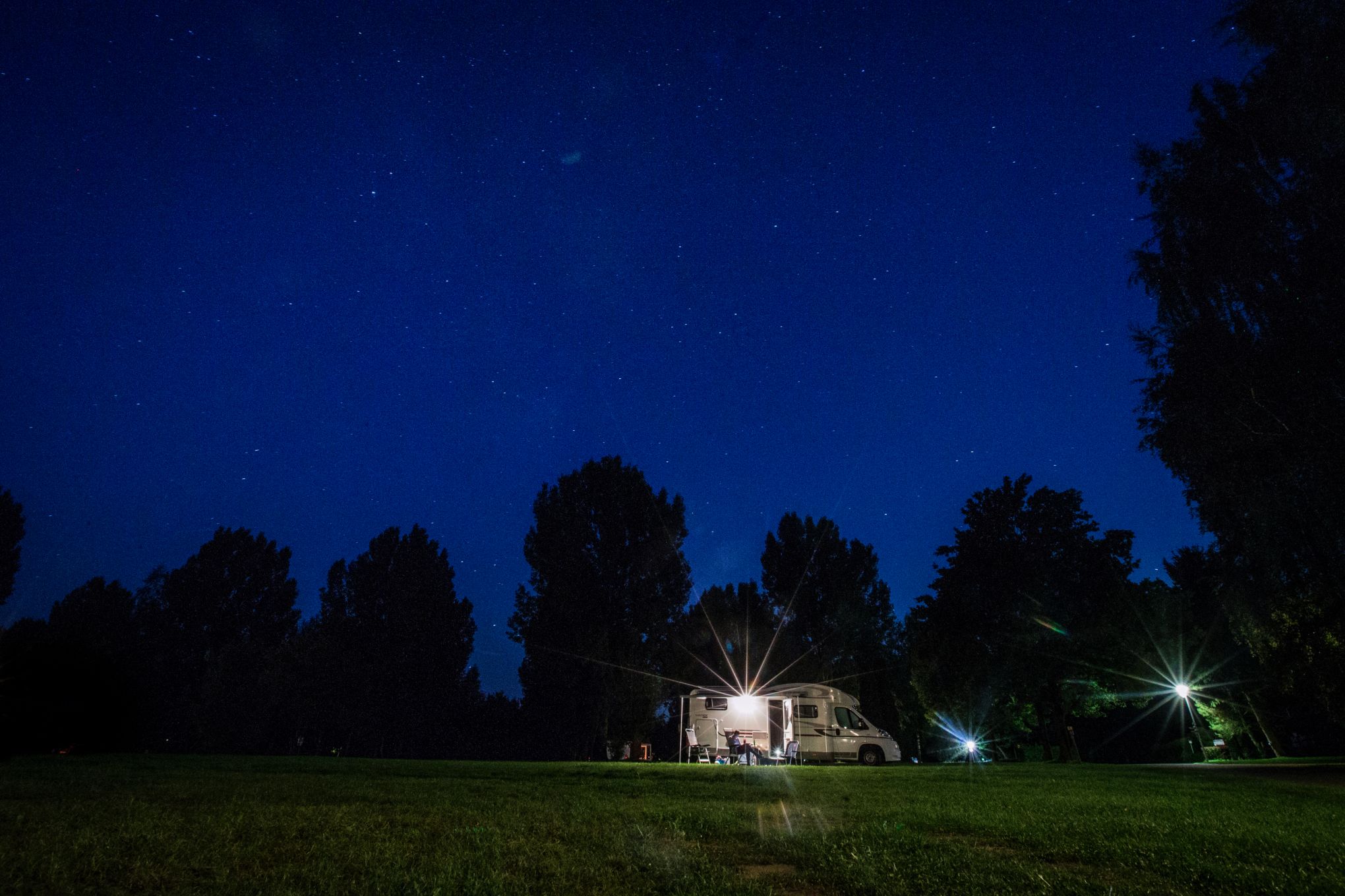 Trendrapport: Dit jaar reizen we in Dark Mode