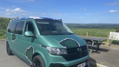 Innes – 4 berth Volkswagen campervan 2022 Wi-Fi 240v Battery for off grid travel