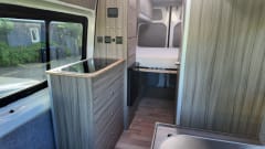 2p Mercedes-Benz campervan uit 2016