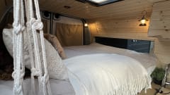 Donna Lina 2.0 – 2p Renault campervan from 2012