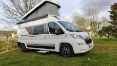 Manoeuvrable camper with 4 sleeping places - Burstner Campeo Roadrunnen C600