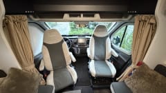 4p Chausson semi-integrated uit 2024