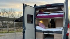 Arkoo – Year-round, off grid, 4/2 berth home from home
