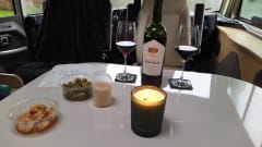 Découvrez notre camping-car McLouis luxueux et pratique - idéal pour les familles !