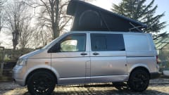 'cathy' – Volkswagen campervan met 4 slaapplaatsen uit 2007