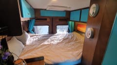 Cozy, very complete bus camper