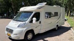 LMC Liberty Ti 662 - 4 Persons - 2x Air Conditioning - Semi-integrated