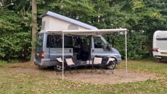 4p Ford campervan uit 2003