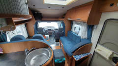 Roller Team – 4 person semi-integrated camper