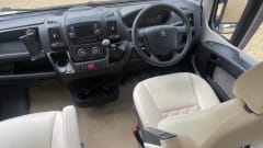 Benson – Ford Campervan mit 4 Schlafplätzen ab 2021