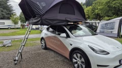 Tesla Model Y with iKamper x-cover 2.0