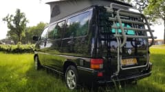 Black Pearl – Go on an unforgettable road trip with this luxury VW T4 Westfalia