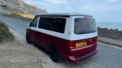 Volkswagen-Campingbus mit 4 Schlafplätzen ab 2024