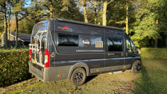 Malibu bus camper for 2 persons