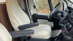 Genieten vol luxe !  – Geniet van alle luxe en gemak in deze prachtige familie camper 