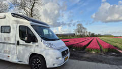 Nice compact 2 person camper with single beds.