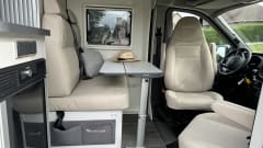 2p Ford bus uit 2023