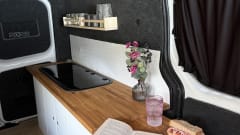 Glampers01 – Vauxhall Vvaro campervan met 2 slaapplaatsen en lange wielbasis.
