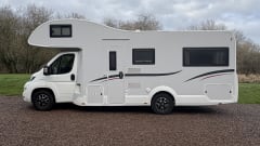 Autoroller 746 automatic – 6 berth Roller Team alcove from 2021