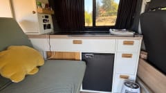 Camper Volkswagen per 4 persone, modello 2027.