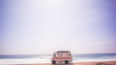 Selma – Unique army bus and off grid camper