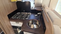Beatrix – 2021  Laika Kosmo 509 4 berth coach built semi-integrated