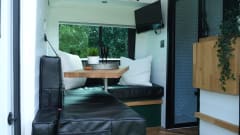Angus – Superb 4 berth Campervan with Kingsize bed