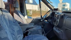 Ruime Ford transit alkoof 6p uit 2006 met stapelbed
