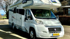 Willem – Nice and complete 6 person camper