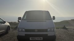Readers (ready for anything) – 2 berth Volkswagen campervan from 2002