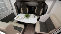 McLouis 2025 Avantgarde Queensbed