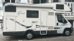 Louis, Camper to Go – Luxurious, spacious and comfortable Mc Louis Glamys 14, air conditioners, bunk beds