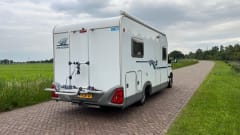 2p Weinsberg semi-integrated uit 2009