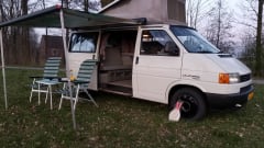white house! Go on an unforgettable road trip with this T4 Westfalia!