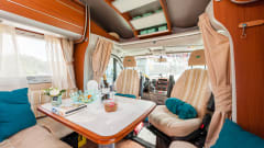 McJaCe – richly equipped 2 person camper with separate shower and toilet