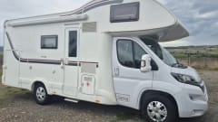 Siena – Giottiline-Halbintegriertes 4-Bett-Boot ab 2022